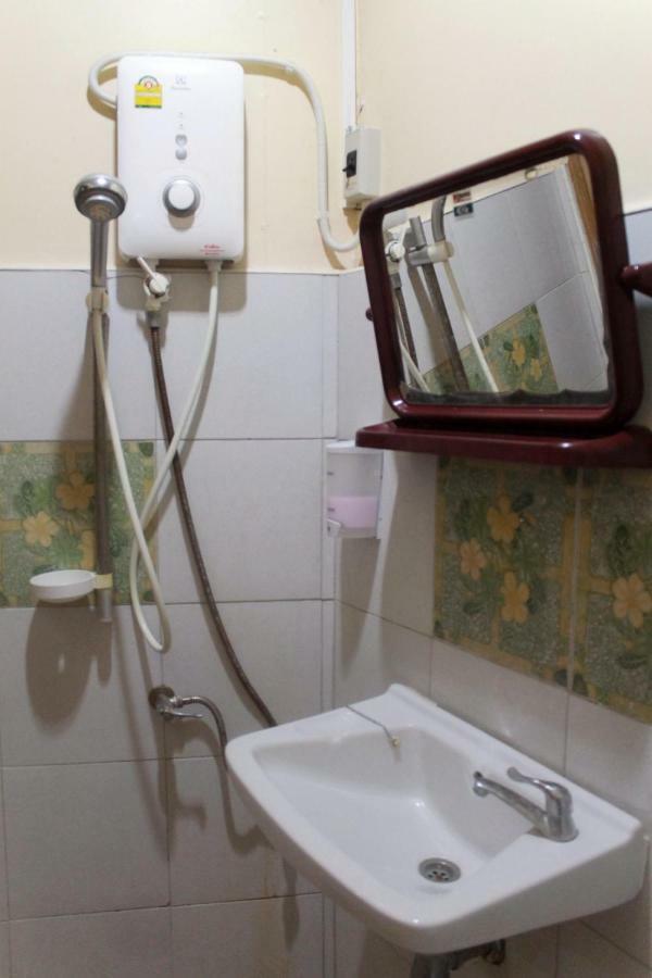 Ban Khun Rin Homestay Ампхава Екстер'єр фото