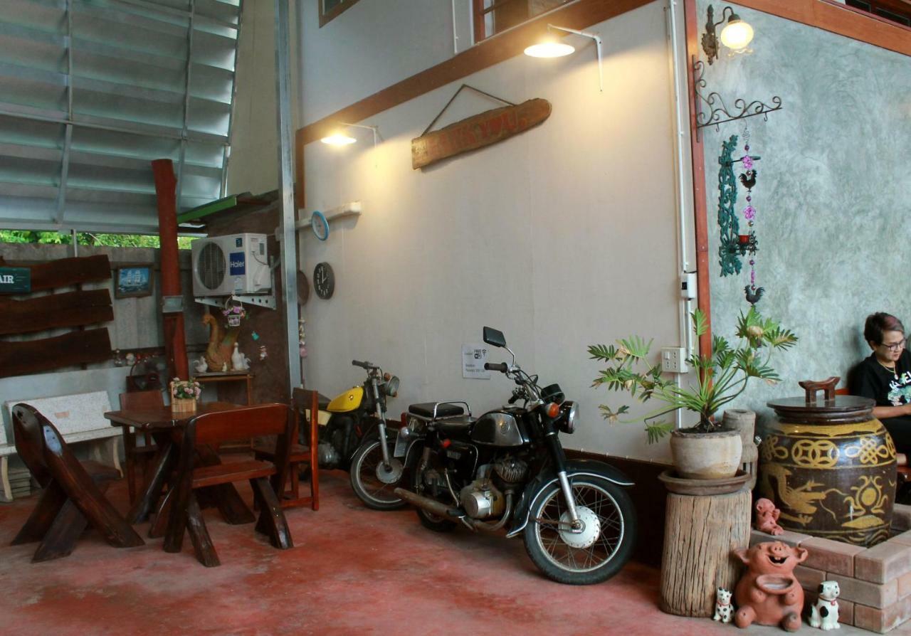 Ban Khun Rin Homestay Ампхава Екстер'єр фото